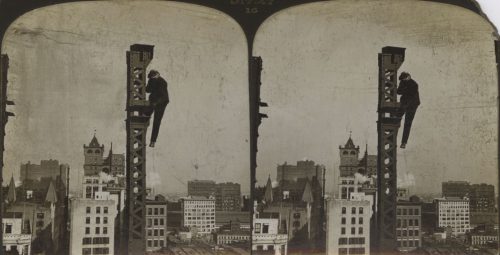 H. C. White Co. (Künstler*in), Zweihundert Fuß in der Luft und keine Zeit die Aussicht zu genießen - Bei der Arbeit eines neuen Wolkenkratzers, New York, 1906