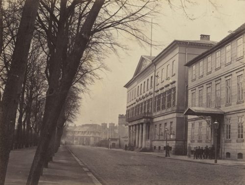 Unbekannt (Künstler*in), Vormaliges Königliches Residenzpalais an der Friedrichstraße, Hannover, 1870s