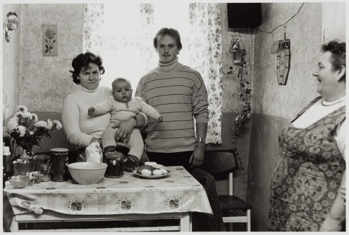 Christian Borchert (Künstler*in), Familie M./T. (Fleischerin, Fleischer), Kienitz, 1983