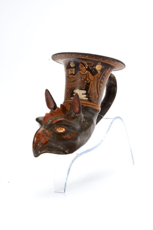 Unbekannt (Hersteller*in), Greifenkopf-Rhyton, um 330 v. Chr.