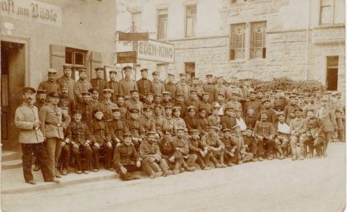 Feld-Postkarte vom 5.6.1915 mit der Außenansicht des Kinos "Eden-Kino" in Lahr (Baden)