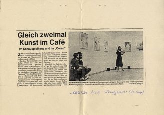 Zeitungsausschnitt, ca. 1980er Jahre, Rosi S.M. ist bei einer Lesung auf dem Bild zu sehen