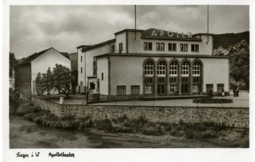 Postkarte mit der Außenansicht des Kinos "Apollo-Theater" in Siegen, Verlag Hermann Lorch, Dort ...