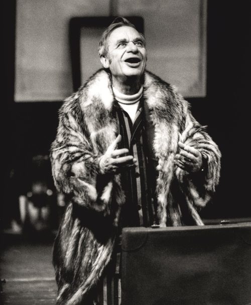 Karlheinz Stroux in "Der Meteor" von Friedrich Dürrenmatt. Premiere am 27. März 1982 im Großen  ...