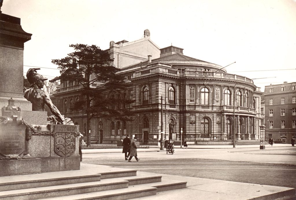 Außenansicht Opernhaus Düsseldorf, Städtische Bühnen