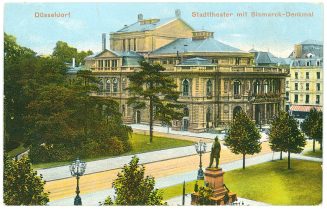 Düsseldorf. Stadttheater mit Bismarck-Denkmal