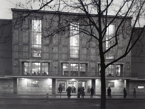 Frontalansicht Opernhaus Düsseldorf (Deutsche Oper am Rhein)