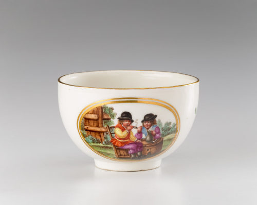 Porzellanmanufaktur Frankenthal (Hersteller*in), Teetasse mit zwei Landleuten an einem Tisch, auf dem ein Krug steht, 1791