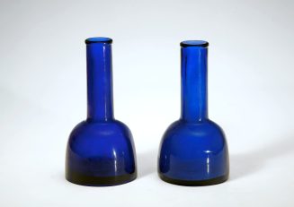 Blaue Vase in Schlegelform