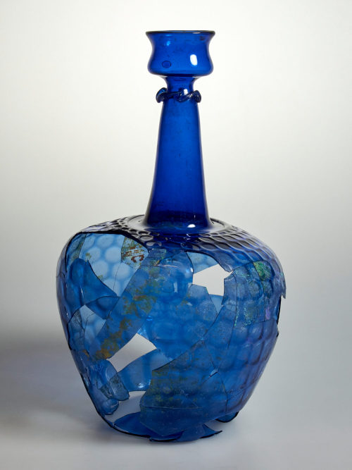 Unbekannt (Ausführung), Blaue Flasche mit Wabendekor, 12.–frühes 13. Jahrhundert n. Chr.