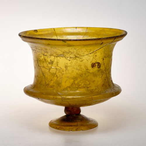 Unbekannt (Ausführung), Gelbe Fußvase, 3.–4. Jahrhundert n. Chr.