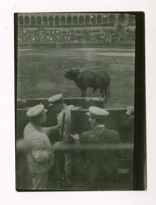 Unbekannt (Fotograf*in), Stiergefecht, Sevilla, Spanien, 1929