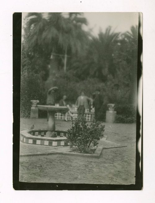 Unbekannt (Fotograf*in), Brunnen im Garten des Alcazar in Sevilla, Spanien (?), 1929