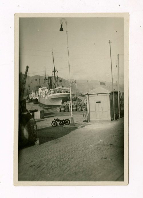 Unbekannt (Fotograf*in), Hafen, unser Schiff "August Schultze Oldenburg", Teneriffa, Spanien, 1929