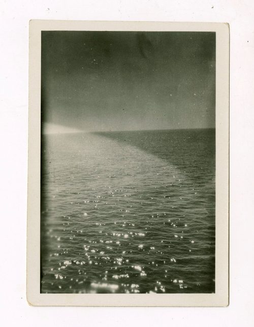 Unbekannt (Fotograf*in), Seebild, spiegelndes Wasser, vermutlich zwischen 1910-1930