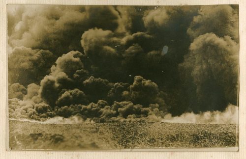 Unbekannt (Fotograf*in), Gasangriff, an der Somme (?), vermutlich zwischen 1. Juli und 18. November 1916