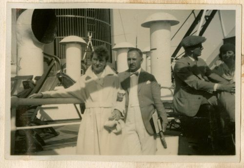 Adolf Uzarski (Dargestellt), Foto auf Deck (Else und Adi, Familie Klein, ich), 1925