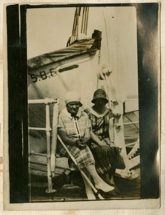 Foto auf Deck (Frieda und Frau Kamps (links))