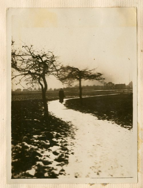 Unbekannt (Fotograf*in), verschneite Landschaft, 9. Februar 1917