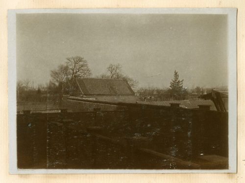 Unbekannt (Fotograf*in), Sicht über Dächer, 16. März 1917