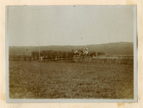 Unbekannt (Fotograf*in), Pferderennbahn Grafenberg, Düsseldorf, 13. Mai 1917