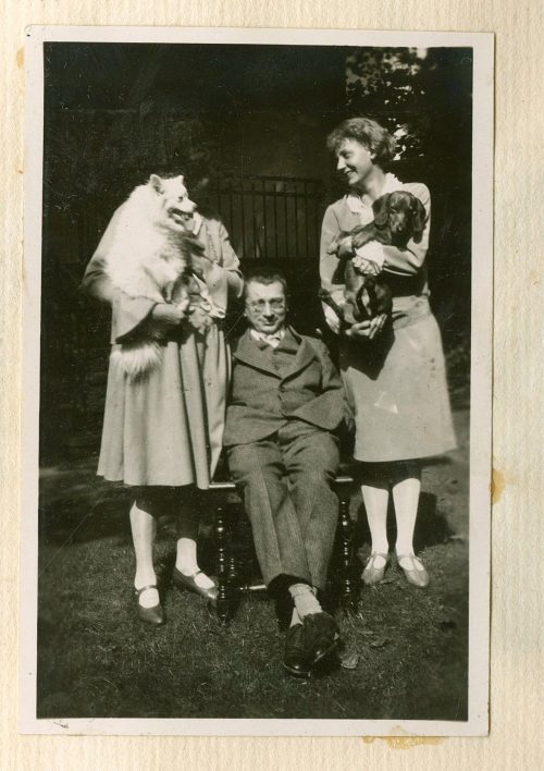 Unbekannt (Fotograf*in), Altenessen: Greta, Frieda und Adolf, Juli 1929