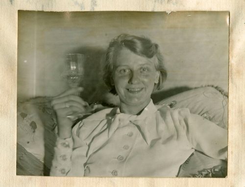 Greta Schwarz (Dargestellt), Portrait von Greta, 27. Mai 1931