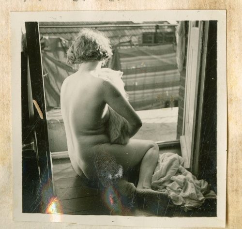 Frieda Uzarski (geborene Schwarz) (Dargestellt), Aktfotografie: Frieda, 1936