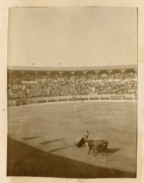 Unbekannt (Fotograf*in), Stiergefecht, Sevilla, 1929