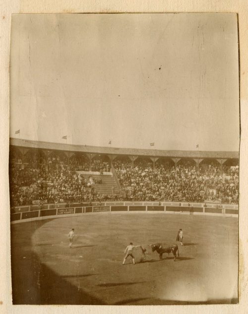 Unbekannt (Fotograf*in), Stiergefecht, Sevilla, 1929