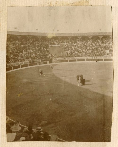 Unbekannt (Fotograf*in), Stiergefecht, Sevilla, 1929