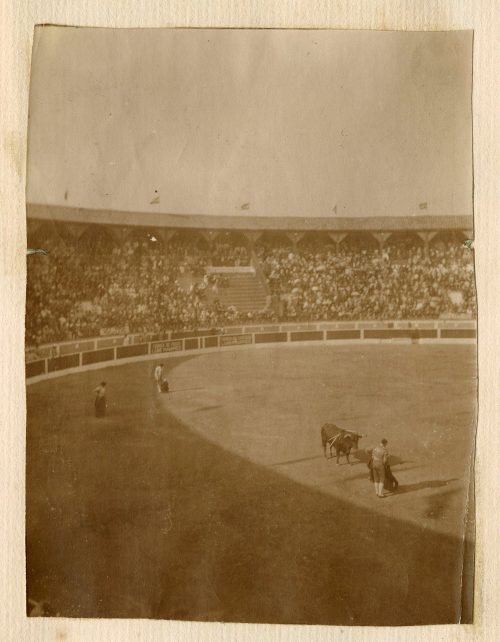 Unbekannt (Fotograf*in), Stiergefecht, Sevilla, 1929