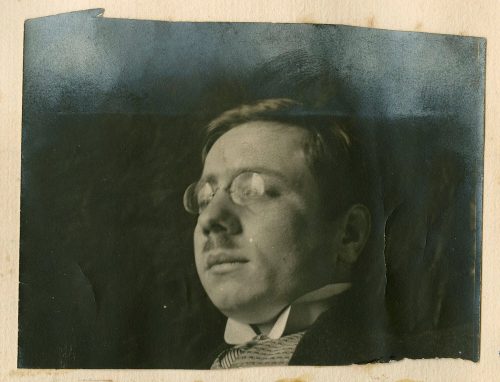 Unbekannt (Fotograf*in), Portrait von Julius Uzarski, ohne Datum