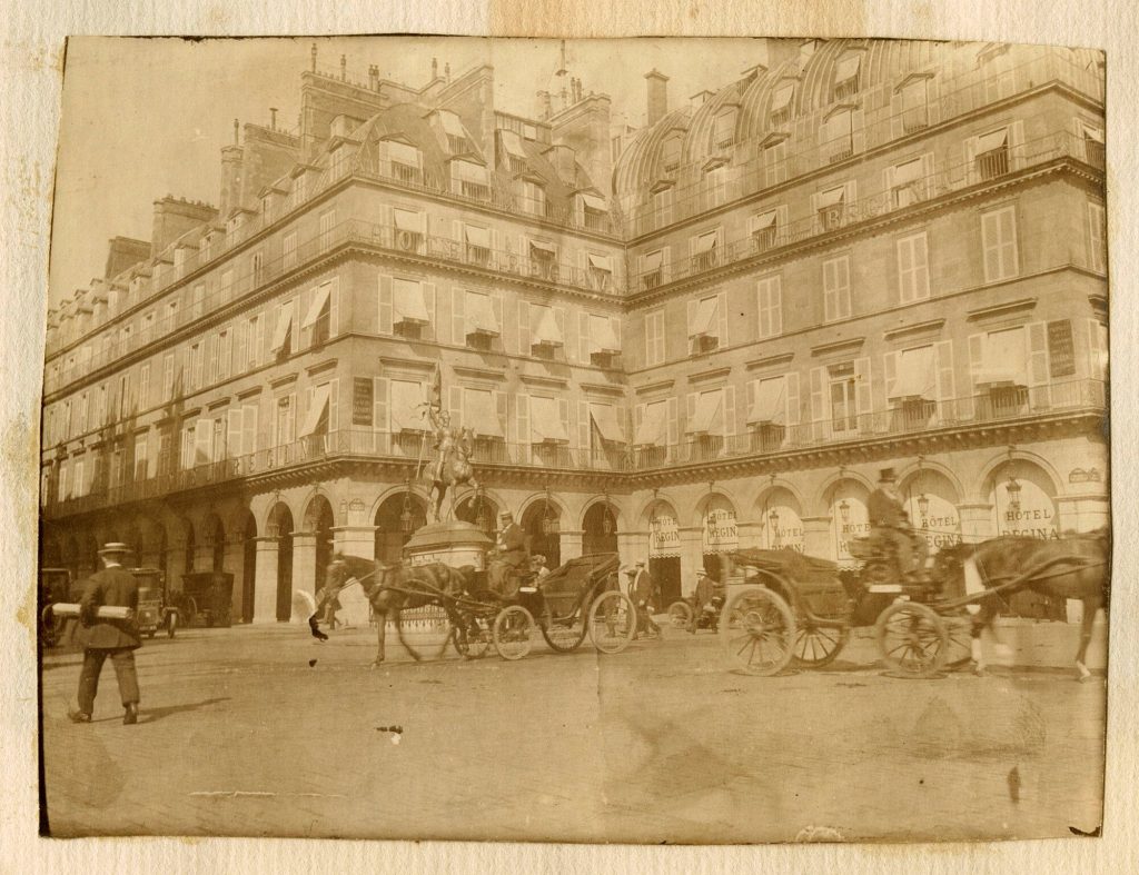 Paris, Rue de Rivoli, Monument Jean d'Arc