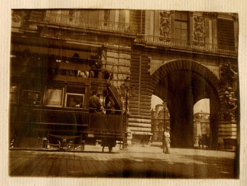 Unbekannt (Fotograf*in), Paris, Le Louvre, 1914