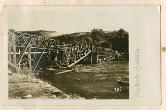 zerstörte Brücke, wahrscheinlich heutige Ukraine