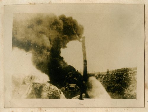 Unbekannt (Fotograf*in), Flammenwerfer an der Somme, zwischen 1. Juli und 18. November 1916