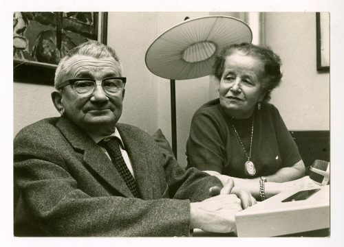 Jürgen Retzlaff (Fotograf*in), Adolf Uzarski und Frau Müller-Schlösser, vermutlich um 1965