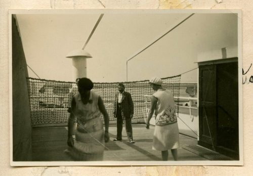 Adolf Uzarski (Dargestellt), Volleyballspiel auf Deck, 1930