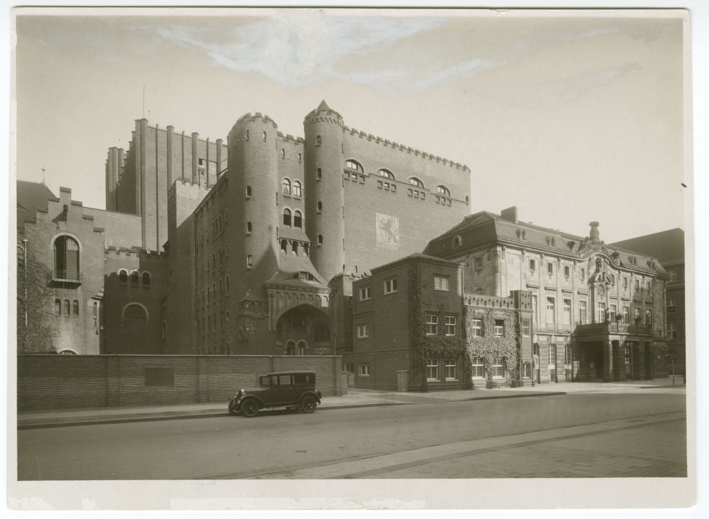 Schauspielhaus Düsseldorf, Außenaufnahme