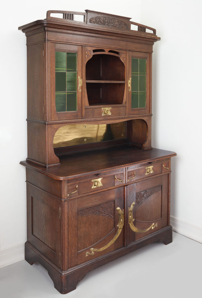 Schrank nach einem Entwurf von Peter Behrens (1868-1940)