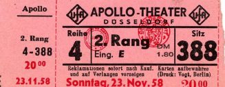 Eine Eintrittskarte (2.Rang) des "Apollo-Theater" in der Königsallee 106 in Düsseldorf für eine ...