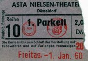 Eine zerissene Eintrittskarte (1.Parkett) des "Asta Nielsen-Theater" in der Graf-Adolf-Straße 3 ...