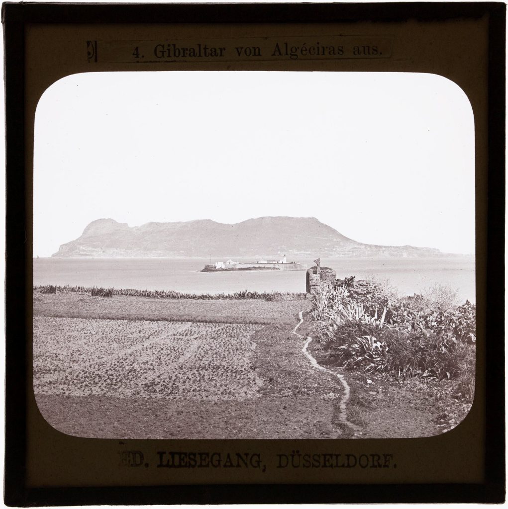 Glasdia, Blick auf Gibraltar von Algéciras aus gesehen, Anfang 20. Jahrhundert