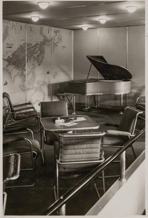 Kurt Panzerbieter (Künstler*in), Ohne Titel (Tische, Stühle, Flügel), 1933–1938