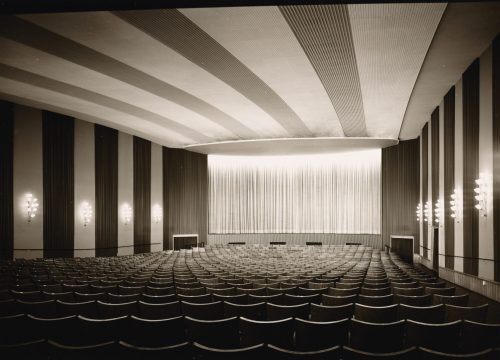 Karl Hugo Schmölz (Künstler*in), Ohne Titel (Zuschauerraum, Kino, Duisburg), 1955