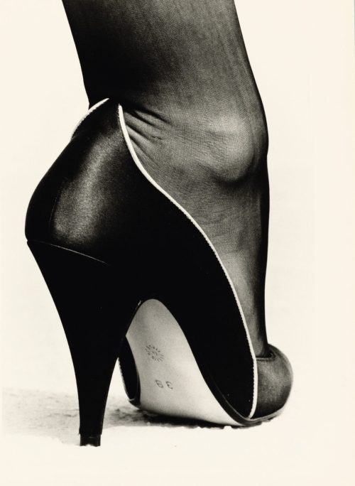 Helmut Newton (Künstler*in), Walter Steiger Schuh, Monte Carlo, 1983