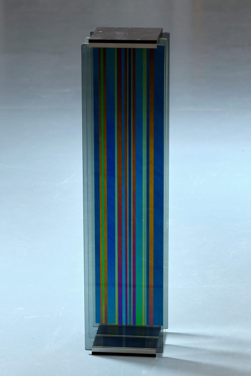 Eric H. Olson (Künstler*in), Glasstele "Optochromie", 1976