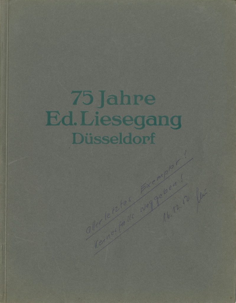 Deckblatt der Broschüre zum 75 jährigen jubiläum von Ed. Liesegang, 1929