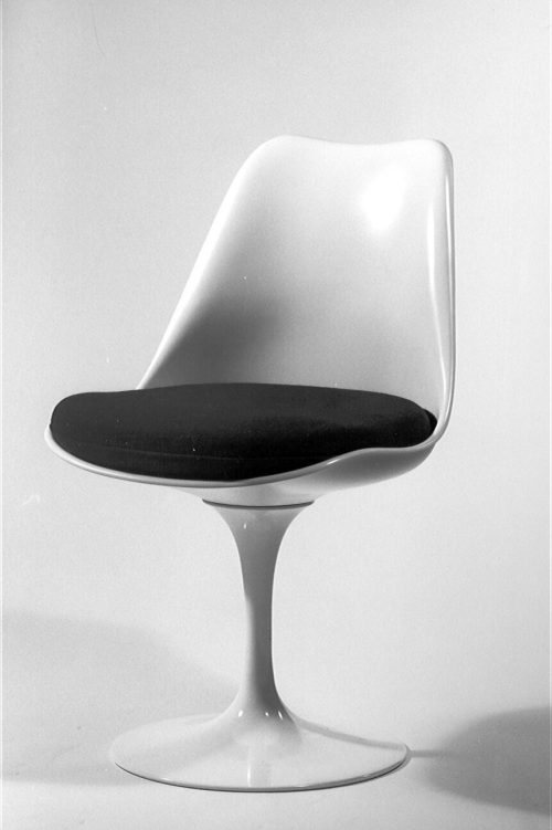 Eero Saarinen (Künstler*in), Stuhl Modell 151 'Tulpe', 1984